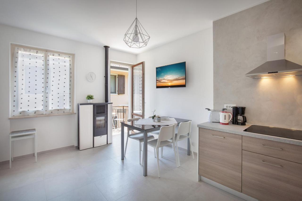 Apartment Prefontana With Pool Bardolino Kültér fotó